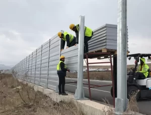 Aktaş Gölü’nde Kuşları Koruma Amaçlı Ses Bariyerleri İnşa Edildi