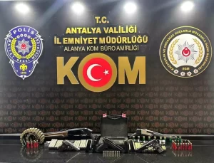 Alanya’da Silah Operasyonu: 12 Tabanca Ele Geçirildi