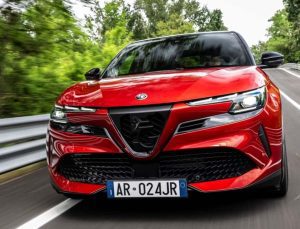 Alfa Romeo Junior, hibrit ve elektrikli seçenekleriyle Türkiye’de satışta