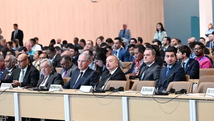 Aliyev’den Fransa’ya İklim Eleştirisi