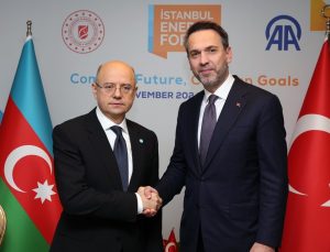 Alparslan Bayraktar, İstanbul Energy Forum’da Azerbaycan Enerji Bakanı Şahbazov ile görüştü