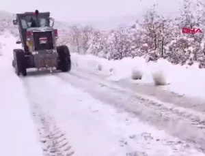 Amasya’da Kar Yağışı 28 Köy Yolunu Kapadı