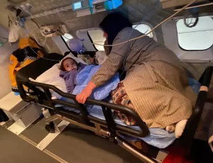 Ambulans Uçakla Hasta Çocuklar Nakledildi