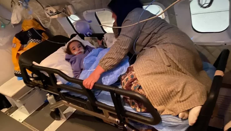 Ambulans Uçakla Hasta Çocuklar Nakledildi