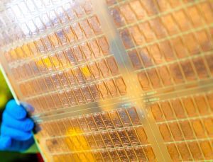 AMD, devrim yaratacak bir “cam substrat” patenti aldı