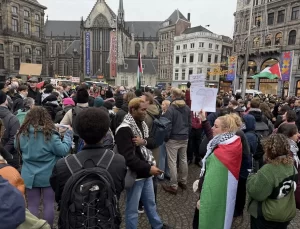 Amsterdam’da Filistin Destekçilerine Polis Müdahalesi
