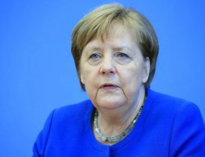 Angela Merkel: Putin’i engellemek için mümkün olan her şeyi yapmalıyız