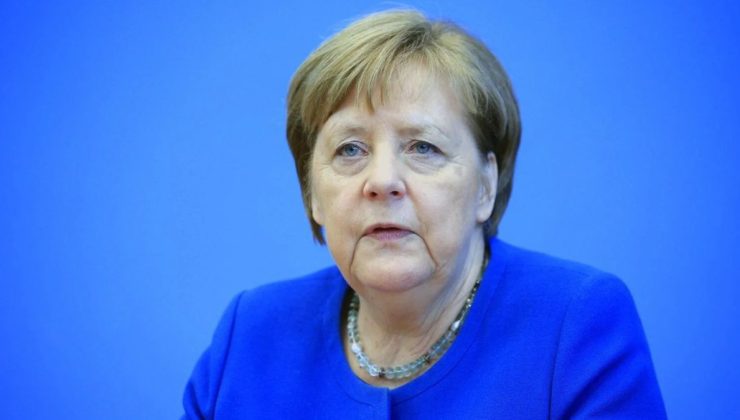 Angela Merkel: Putin’i engellemek için mümkün olan her şeyi yapmalıyız