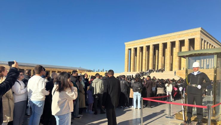 Anıtkabir’de 10 Kasım öncesi ziyaretçi yoğunluğu