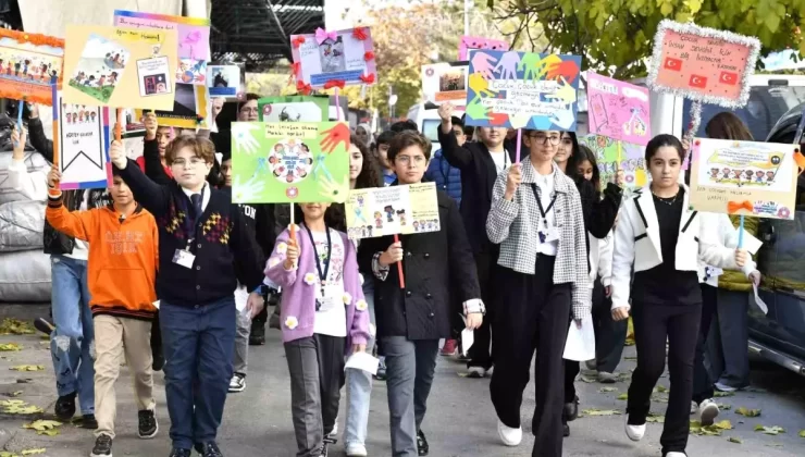 Ankara Büyükşehir Belediyesi Çocuk Meclisi, Dünya Çocuk Hakları Günü’nde Basın Açıklaması Yaptı