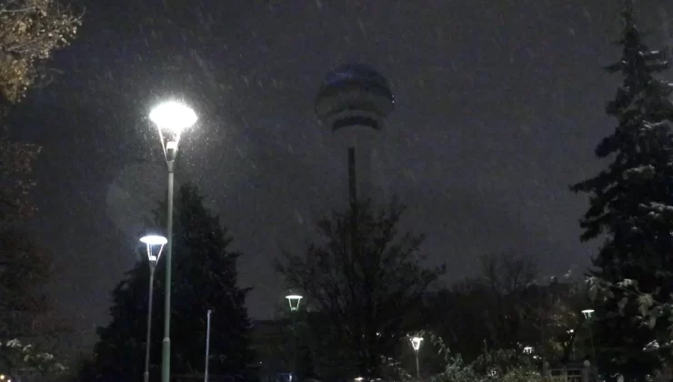 Ankara’da Kar Yağışı Etkili Olmaya Devam Ediyor