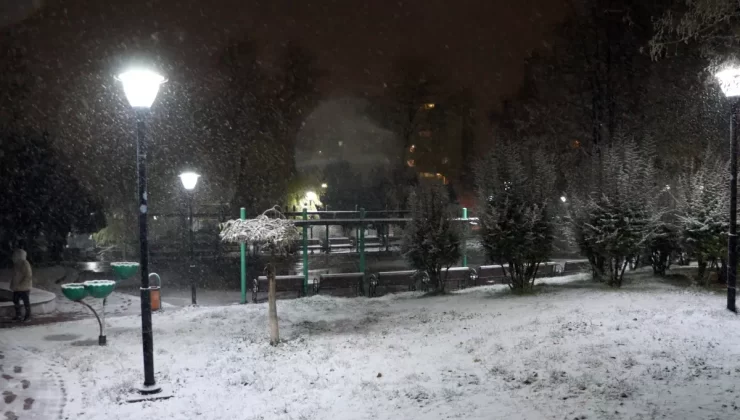 Ankara’da Mevsimin İlk Kar Yağışı Başladı