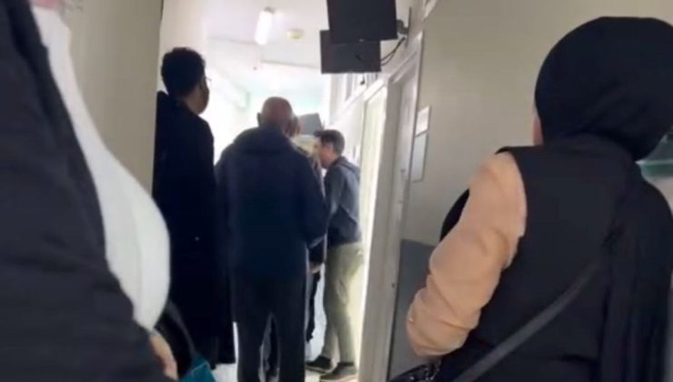 Annesinin tartıştığı doktoru dövdü