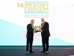 Antalya Büyükşehir Belediye Başkanı Böcek’ten Turizm Gelirleri Vurgusu