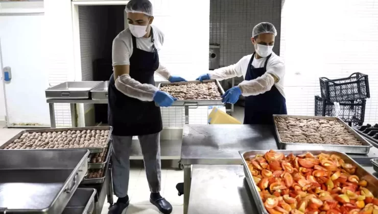 Antalya Merkez Aşevi’nden İhtiyaç Sahiplerine Destek