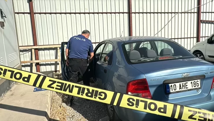 Antalya’da Park Halindeki Araçta Ölü Bulundu