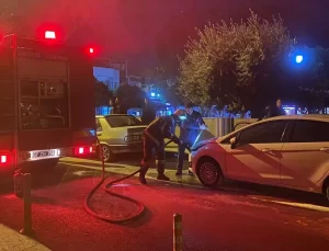 Antalya’da Park Halindeki Araçta Yangın
