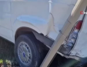 Antalya’da Trafik Kazası: 3 Yaralı