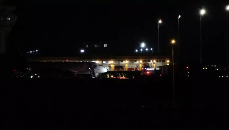 Antalya’da Uçakta Motor Yangını: 89 Yolcu ve 6 Mürettebat Güvenle Tahliye Edildi