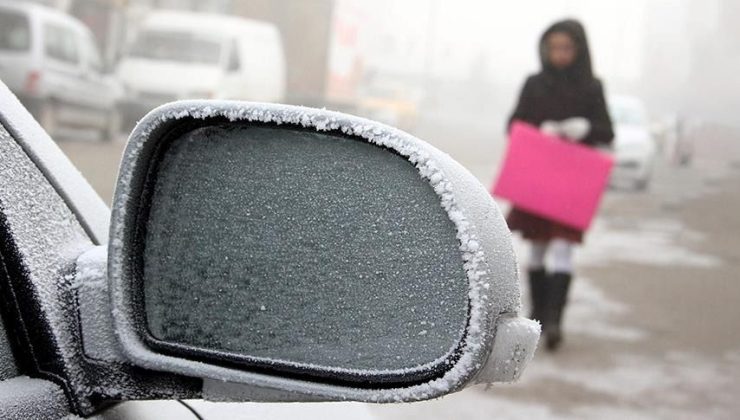 Arabanızın dikiz aynasına poşet takmayı hiç denediniz mi? Meğerse bu işe yarıyormuş