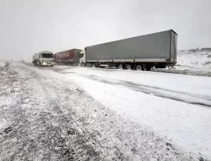 Ardahan-Şavşat Yolunda Buzlanma