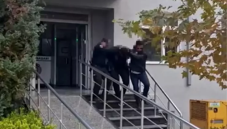 Arnavutköy’de Trafik Kavgası: Sürücü Minibüse Çarptı