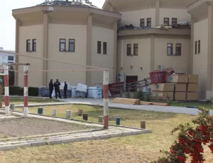 Asansör Devrildi: 3 İşçi Yaralı