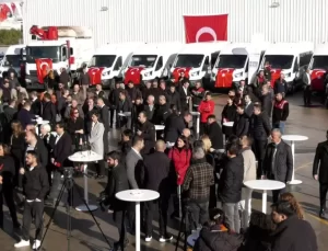 Ataşehir Belediyesi Çöp Toplama Maliyetlerini Yüzde 50 Azaltacak Yeni Araçları Tanıttı