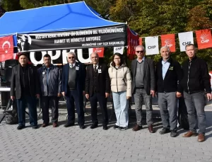 Atatürk anısına lokma ve fidan dağıtımı