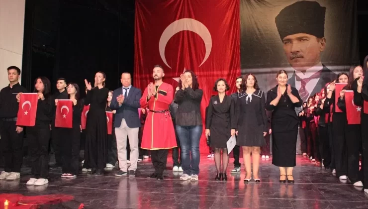 Atatürk İçin Anma Töreni