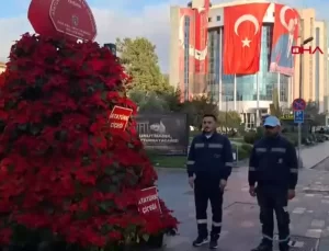 Atatürk’e Saygı Duruşu