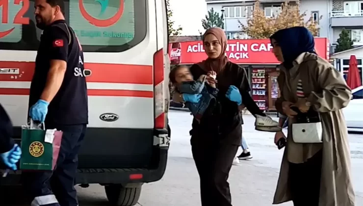 AVM’de yürüyen merdiven kazası