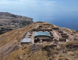 Ayanis Kalesi’nde Urartu Surları Ortaya Çıkıyor