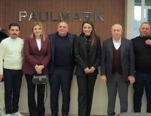 Ayça Ayşin Turan: Moda sektörüne yön veren bir ekiple çalıştım