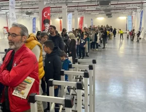 Aydın Kitap Fuarı’nda Varol Yaşaroğlu ve Latife Tekin Buluşması