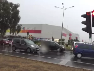 Aydın’da Alışveriş Çilesi: Yetersiz Otopark Trafiği Kilitledi