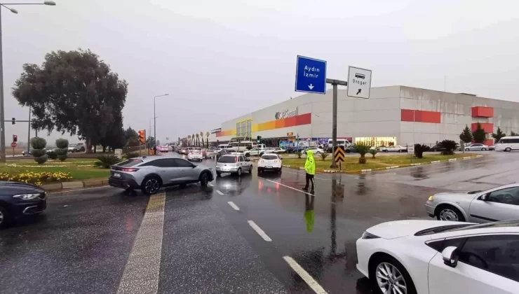 Aydın’da Alışveriş Merkezi Trafiği Felç Etti