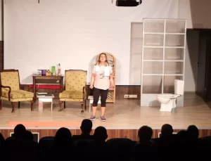 Aydın’da ‘Şimdi Ne Olacak’ Tiyatro Oyunu Büyüledi