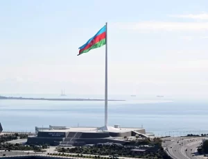 Azerbaycan Dünyanın En Büyük Bayrağını Ağırlıyor