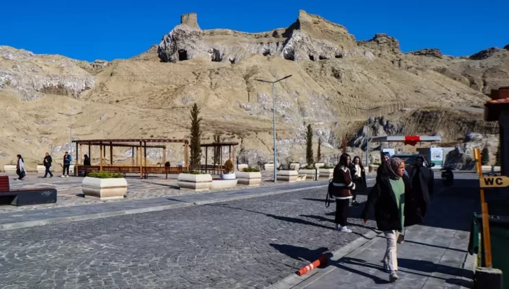 Azerbaycanlılar “İki devlet bir millet” şiarıyla Doğu’da kardeşlik bağlarını güçlendiriyor