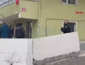 Baba, Oğlunu Bıçakla Saldırırken Tabancayla Yaraladı