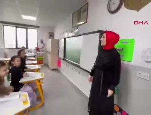 Babası okula göndermedi, hayalini 81 yaşında gerçekleştirdi