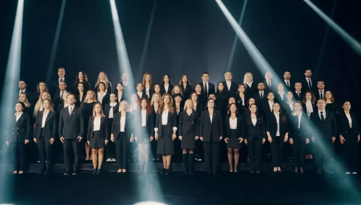 Bahçeşehir Koleji’nden Öğretmenler Günü’nde 14 Bin Öğretmenle Korosunu Kurdu