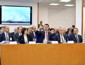 Bakan Kurum: “İzmir Körfezi bir zahmet temizlenecek”