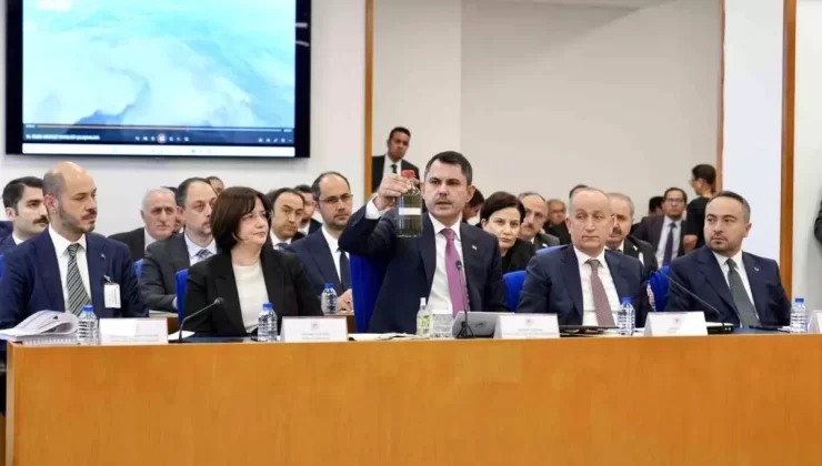 Bakan Kurum: “İzmir Körfezi bir zahmet temizlenecek”