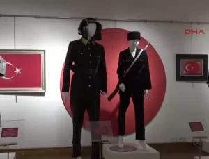 Bakan Tekin Erzurum’da ‘Payidar’ Defilesini İzledi