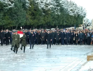 Bakan Tekin, Öğretmenler Günü’nde Anıtkabir’i Ziyaret Etti