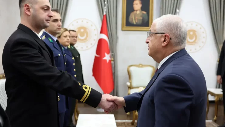 Bakan Yaşar Güler, Öğretmenler Günü’nde Öğretmenlerle Bir Araya Geldi