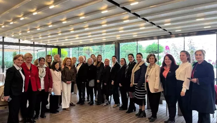 Balıkesir’de Kadın Muhtarlarla Buluşma