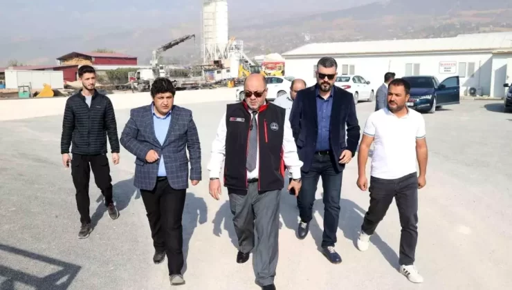Başkan Akpınar’dan Çağlayancerit Yolu İncelemesi